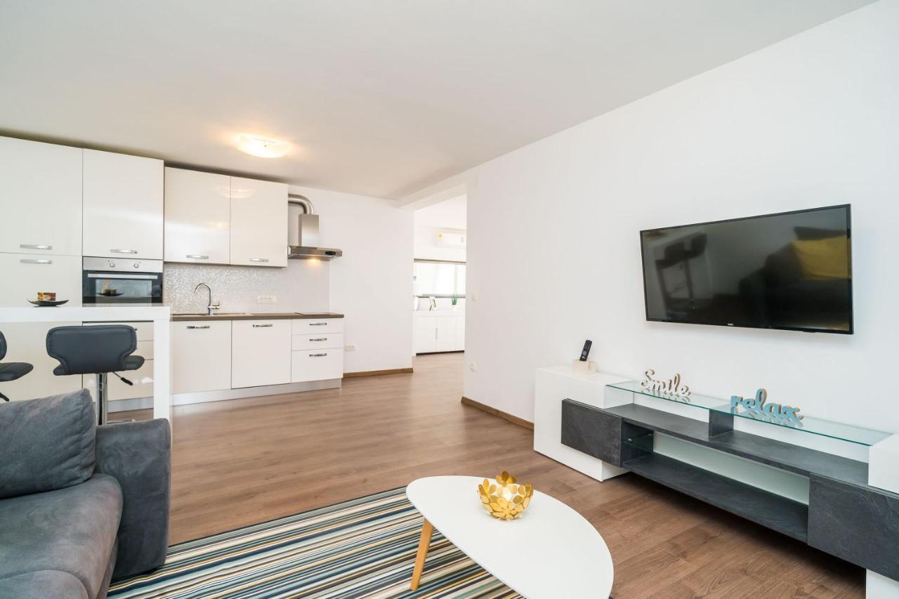 Apartments Marnic- Blue Chill มลินี ภายนอก รูปภาพ